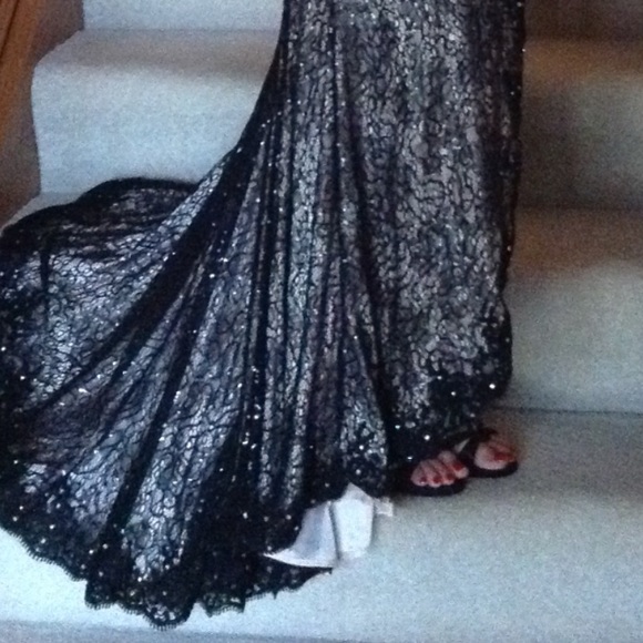 MORI LEE FORMAL GOWN - Picture 9 of 16